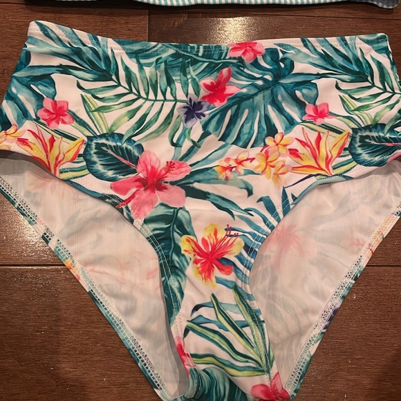 SHEIN blue tropical bikini - Picture 2 of 6